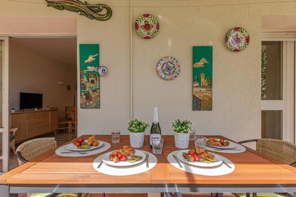 797 Holiday Rentals- Precioso Piso Con Vistas Al Jardin En Benalbeach Benalmadena Exterior photo